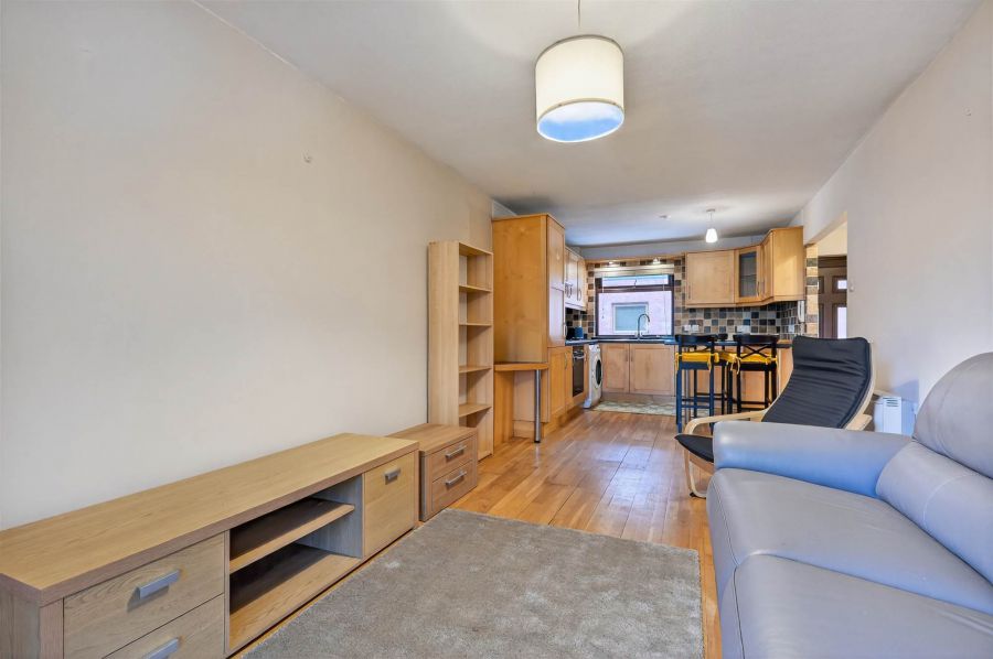 4 Bawnmore Court