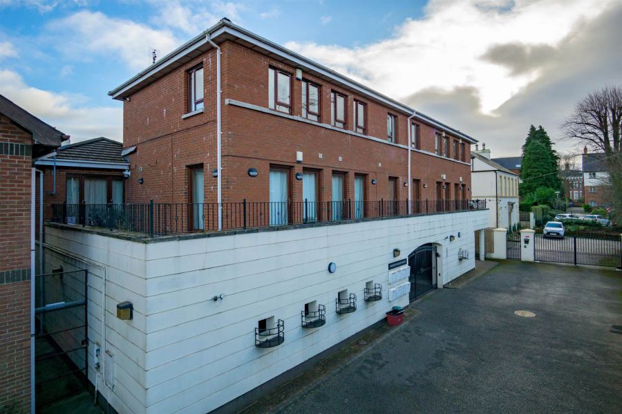 Apartment , 2 Windsor Manor Mews