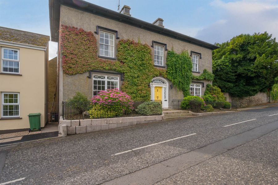 Loughgall House, 19 Main Street Loughgall House, 19 Main Street