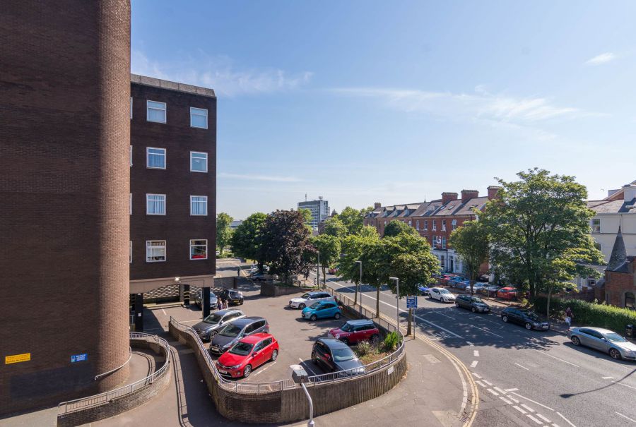 2.3 117 Lisburn Road