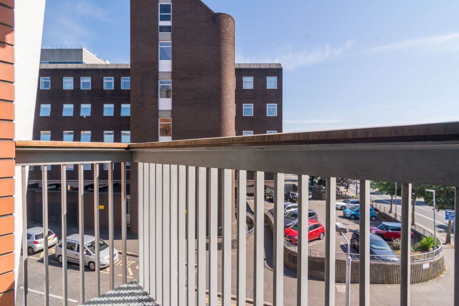 2.3 117 Lisburn Road