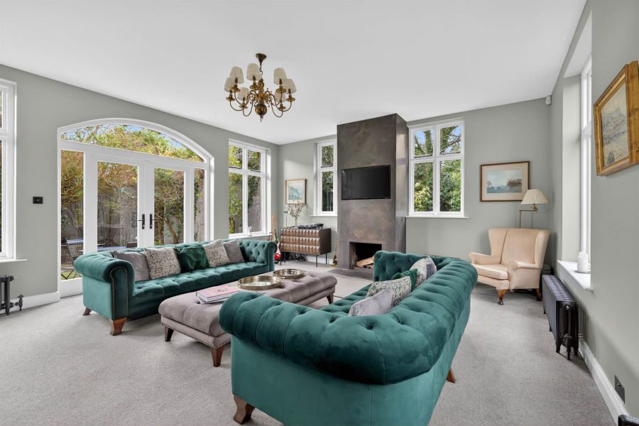 The Stables, 9 Deramore Park South