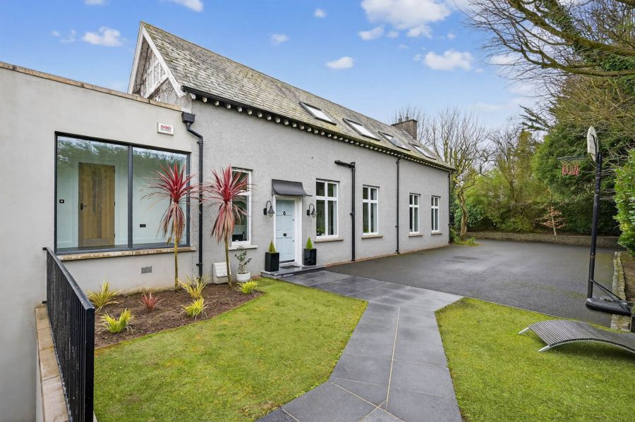 The Stables, 9 Deramore Park South