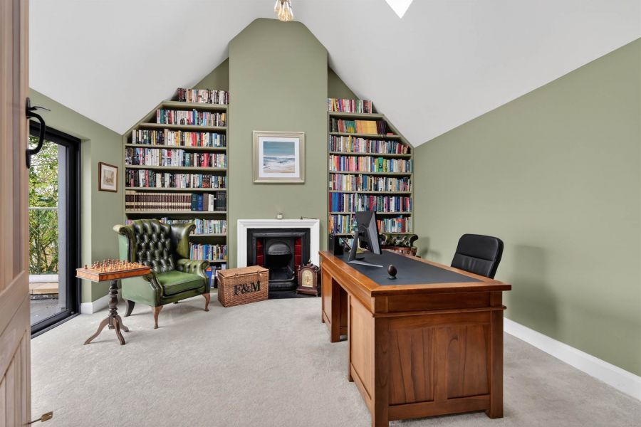 The Stables, 9 Deramore Park South