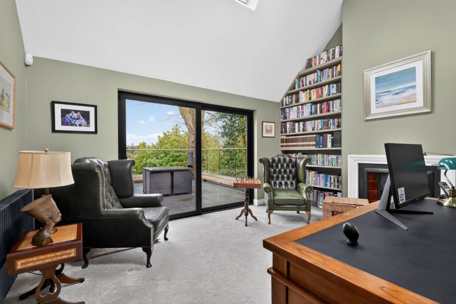 The Stables, 9 Deramore Park South