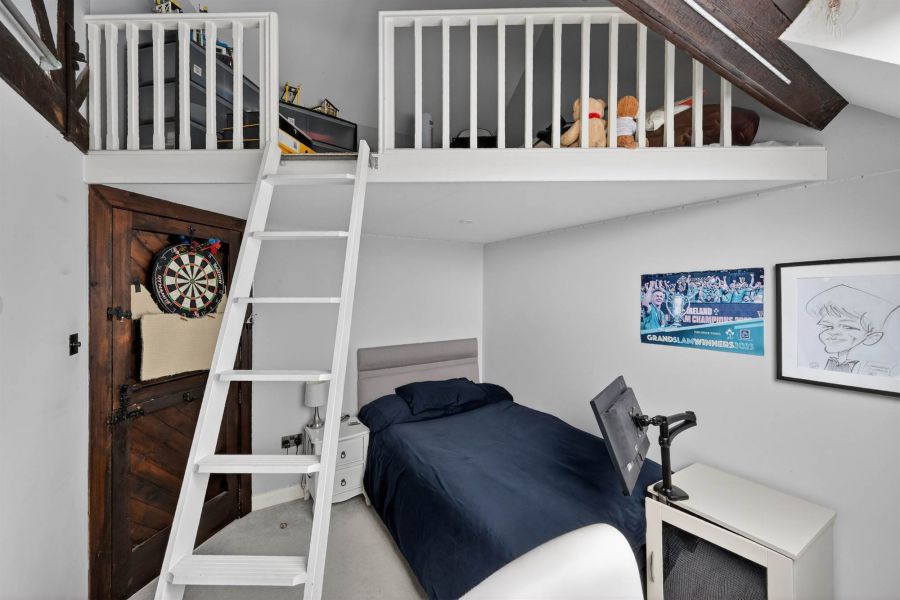 The Stables, 9 Deramore Park South