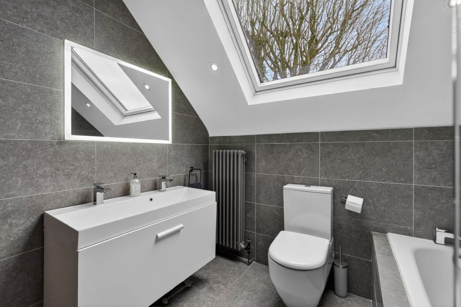 The Stables, 9 Deramore Park South