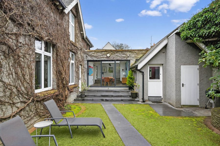 The Stables, 9 Deramore Park South