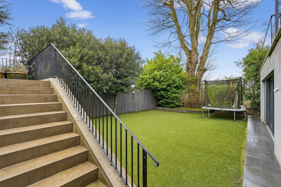 The Stables, 9 Deramore Park South