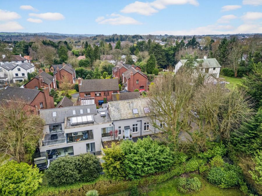 The Stables, 9 Deramore Park South