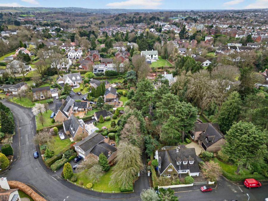 The Stables, 9 Deramore Park South