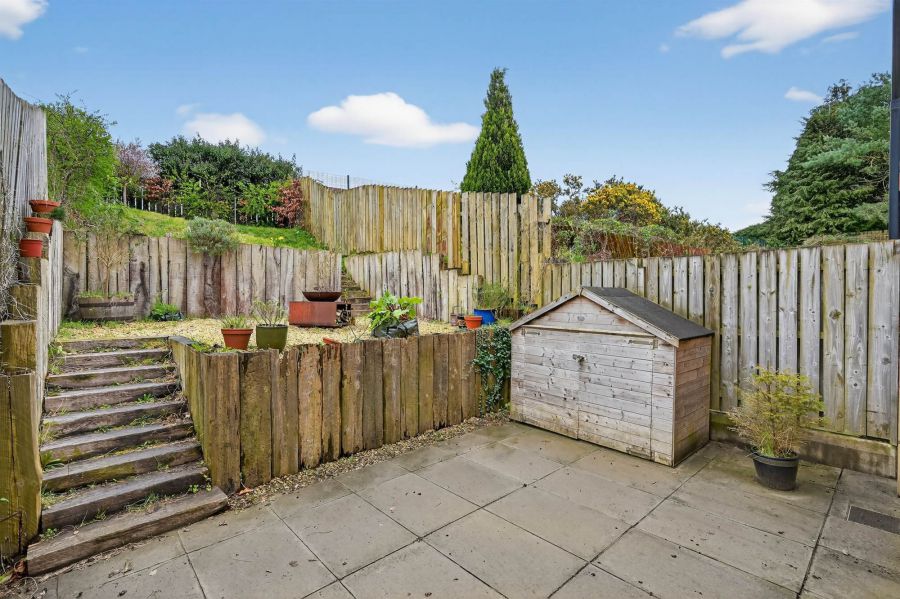 16 Annadale Square