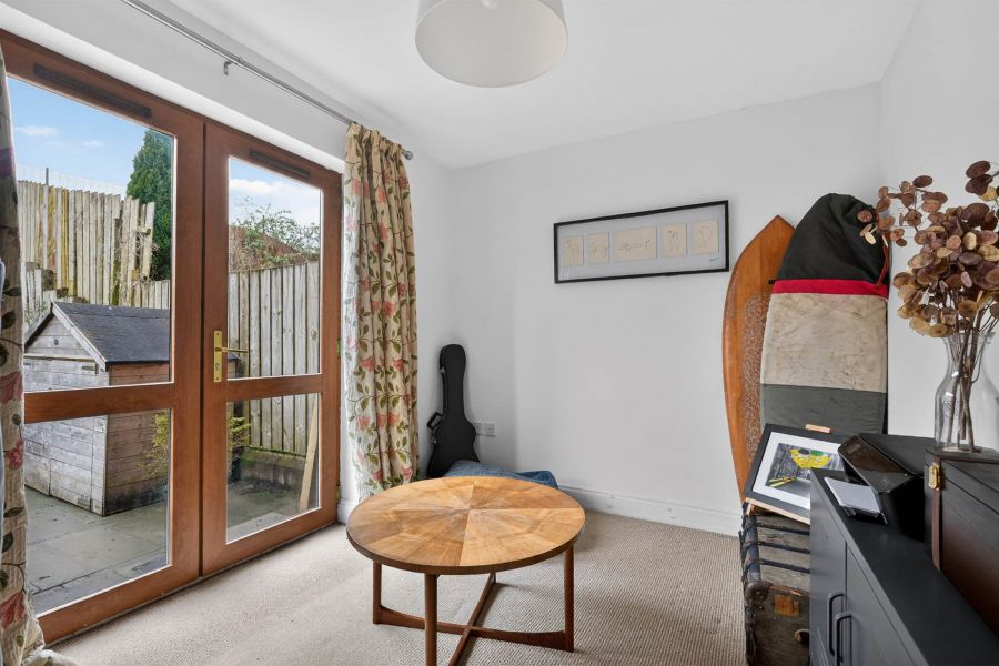 16 Annadale Square