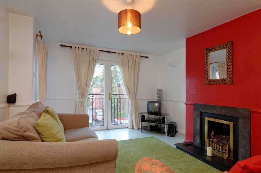 Apt 4, 23A Annadale Avenue