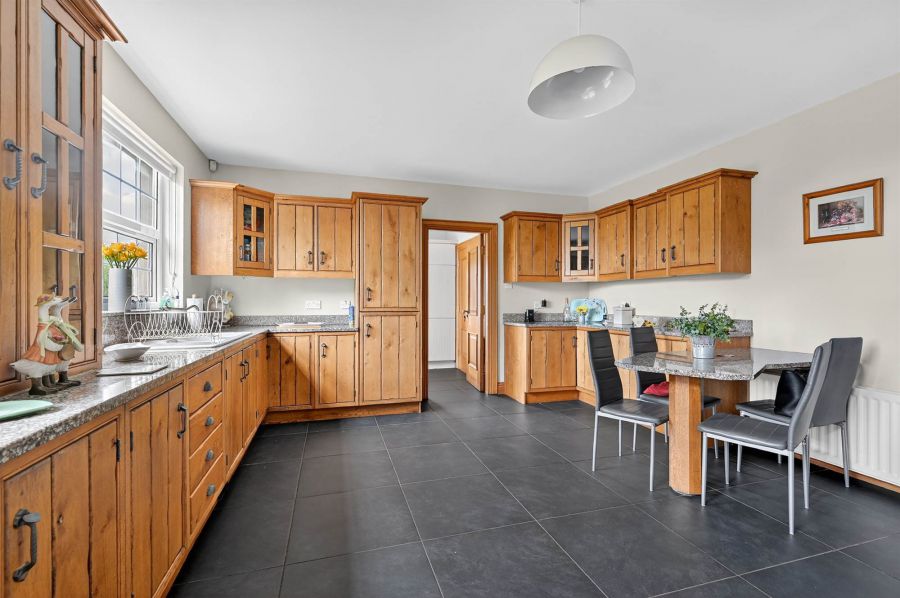 44 Tullywest Road