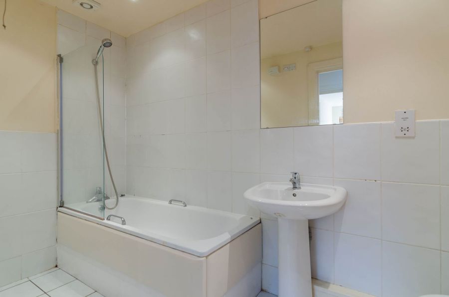 16 Myrtlefield Manor