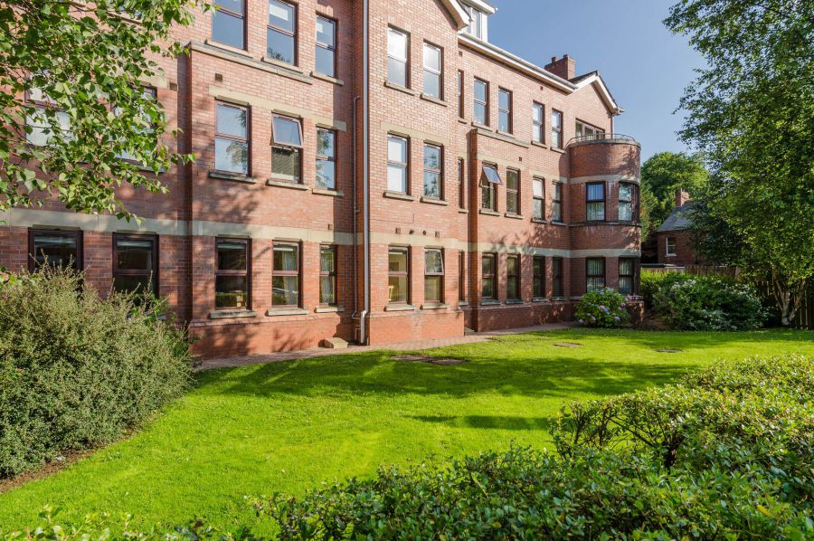 16 Myrtlefield Manor