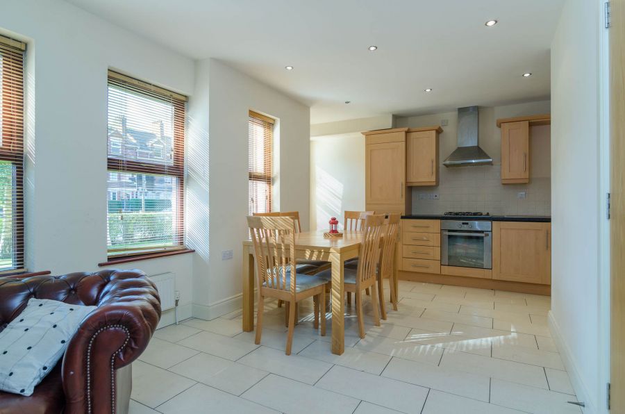 16 Myrtlefield Manor