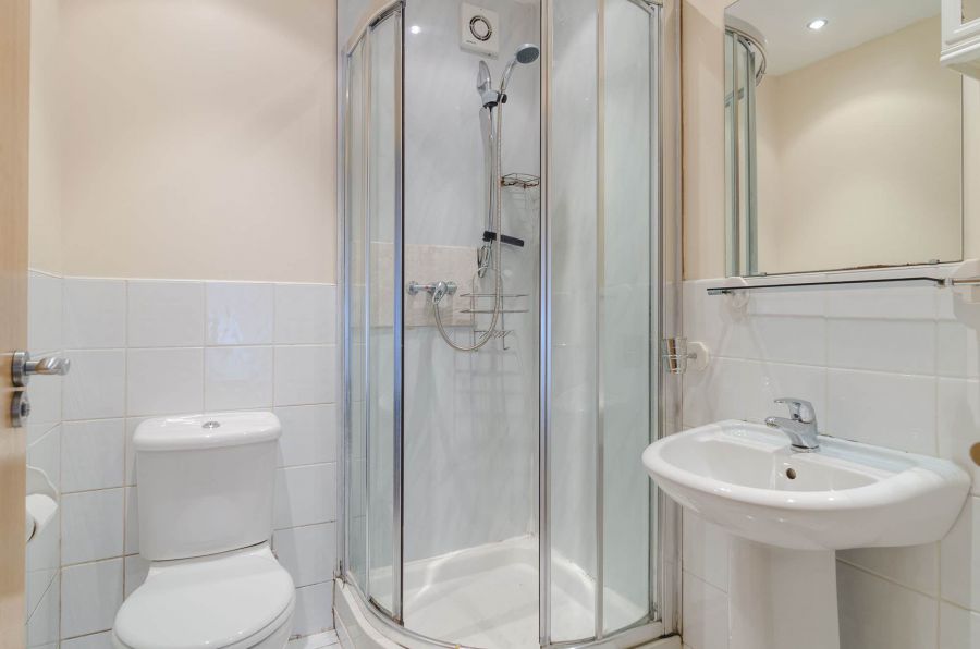 16 Myrtlefield Manor