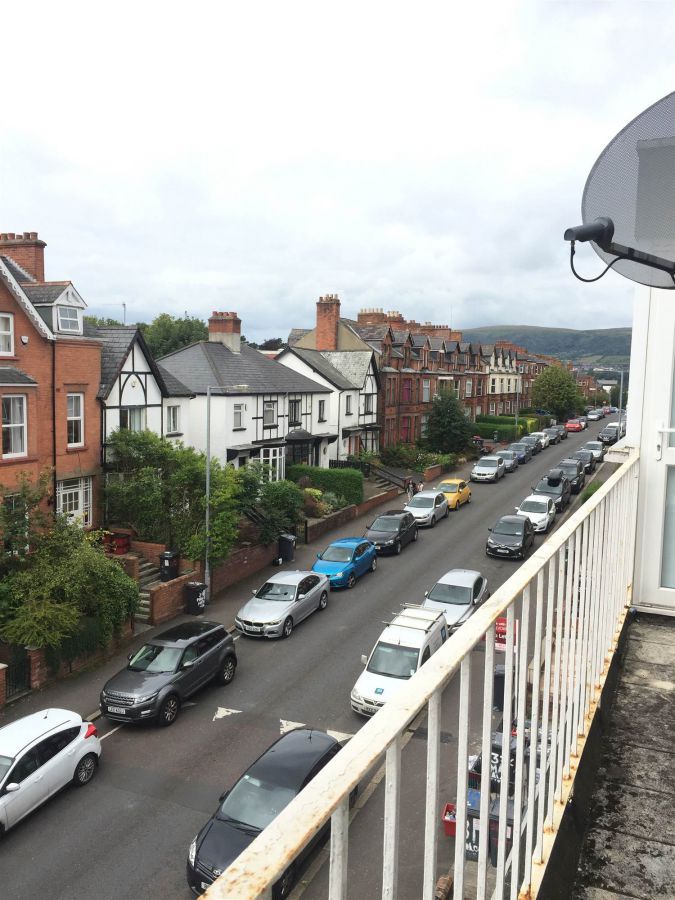 Apt 11 St Ives, Malone Avenue