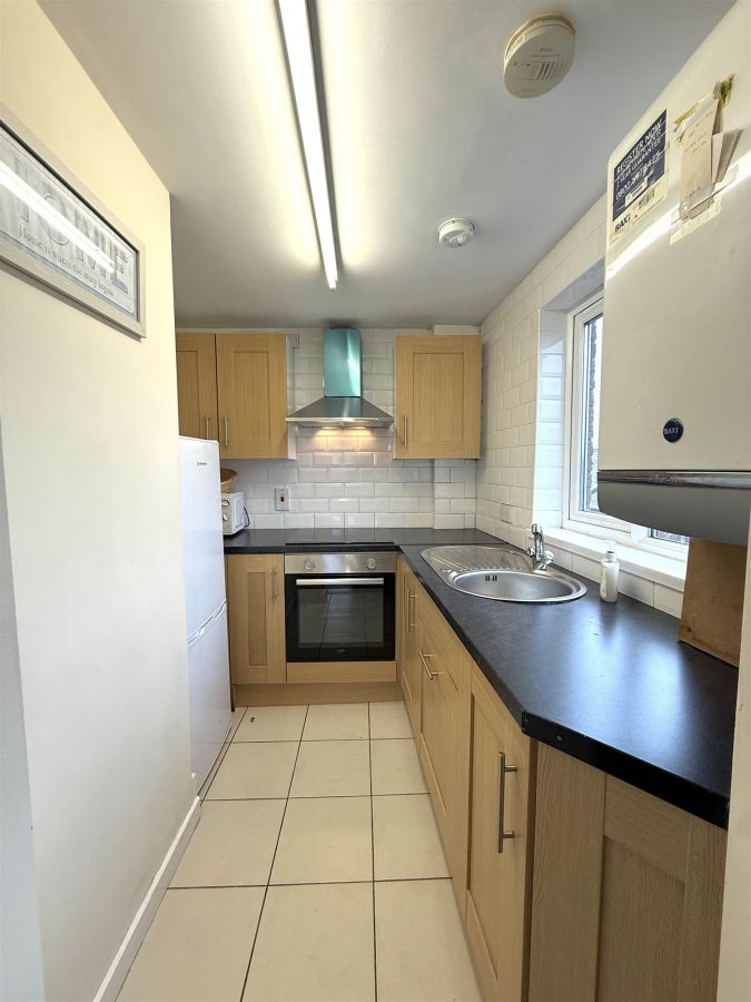 Apt 11 St Ives, Malone Avenue