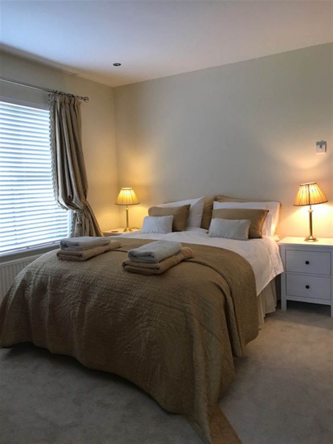 10 Hollyheath