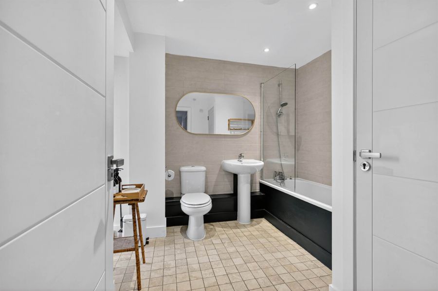 20 Shaftesbury Court
