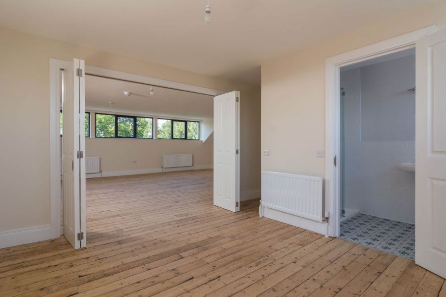 4, 19 College Gardens