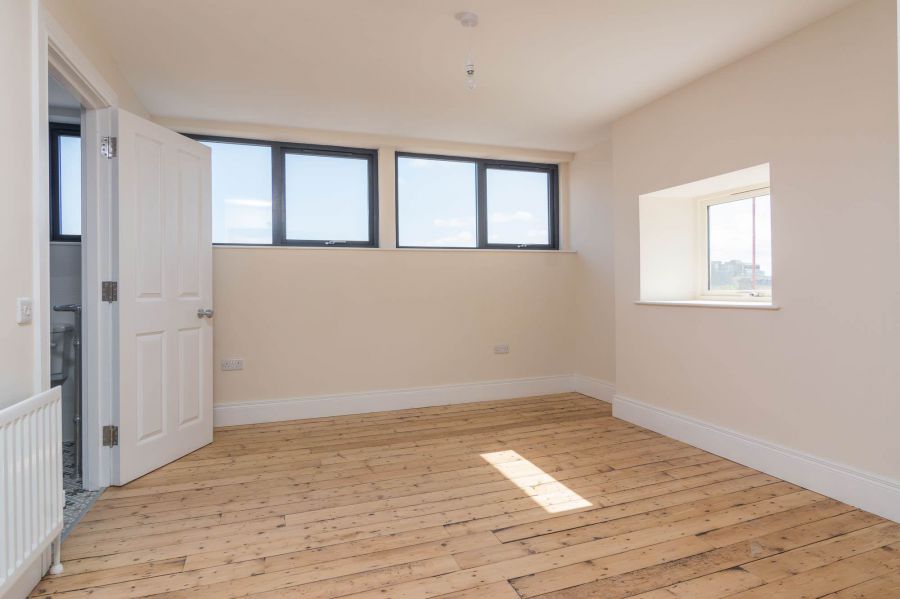 4, 19 College Gardens