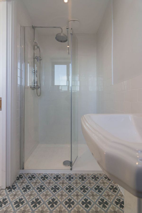 4, 19 College Gardens