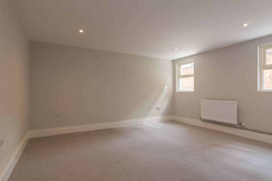 1, 19 College Gardens