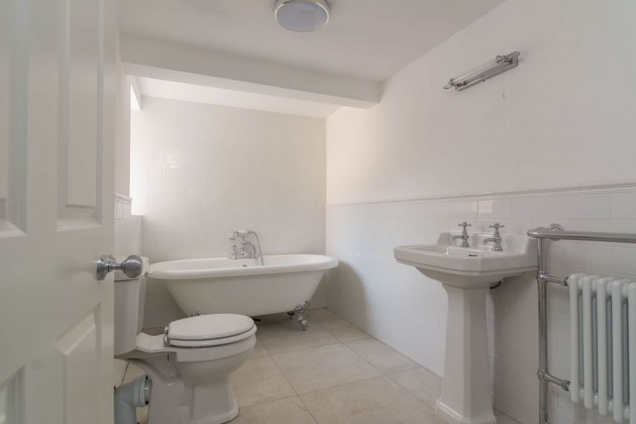 1, 19 College Gardens