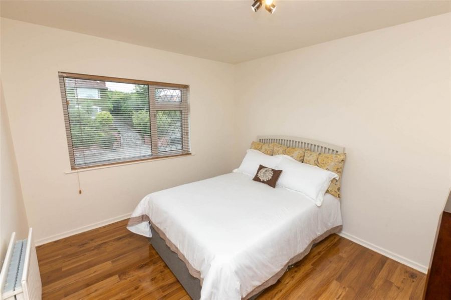 2 33 Knightsbridge Park