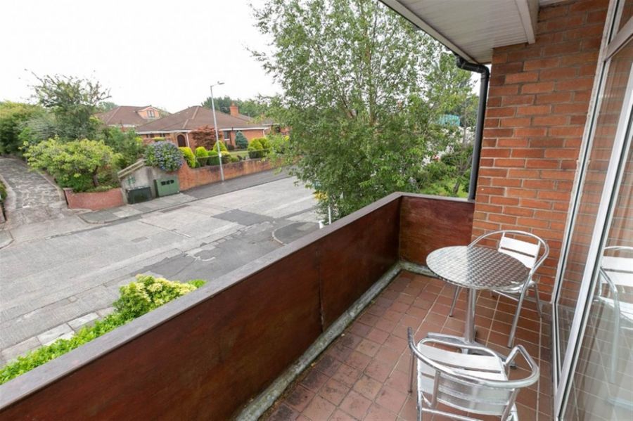 2 33 Knightsbridge Park