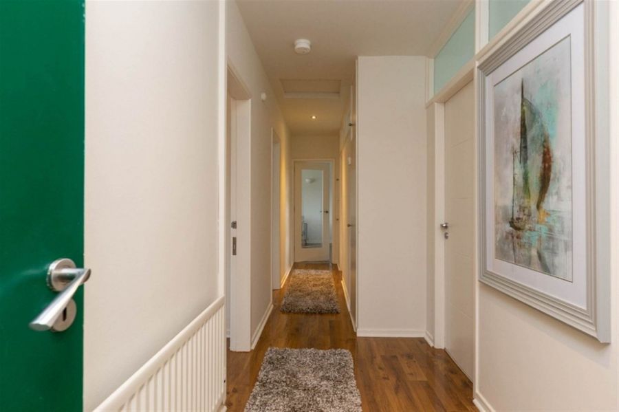 2 33 Knightsbridge Park