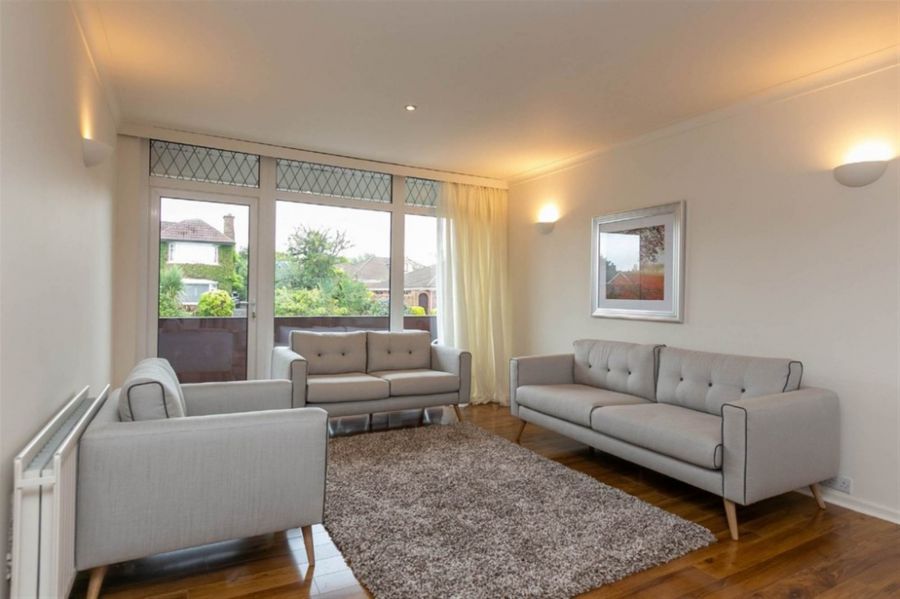 2 33 Knightsbridge Park