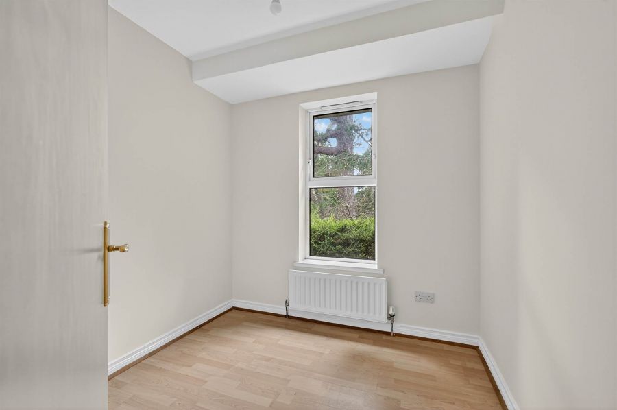 5 Marlborough Manor