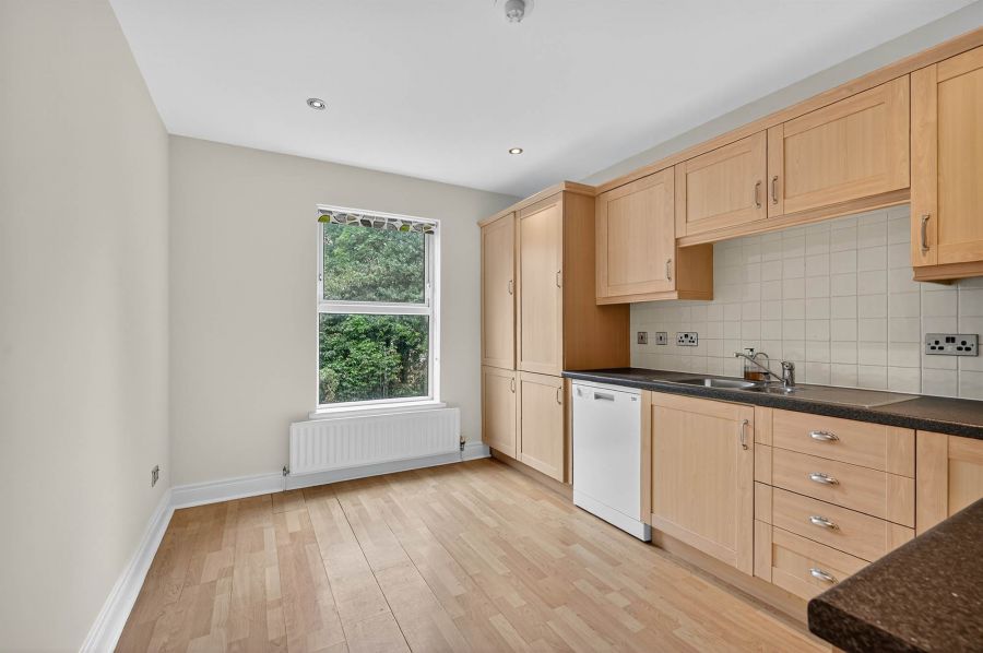 5 Marlborough Manor