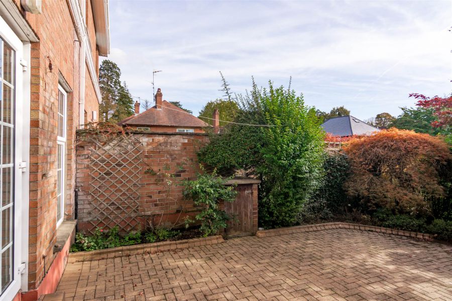 2 Thornhill Malone