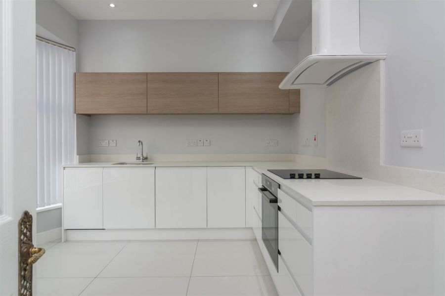 2 Thornhill Malone