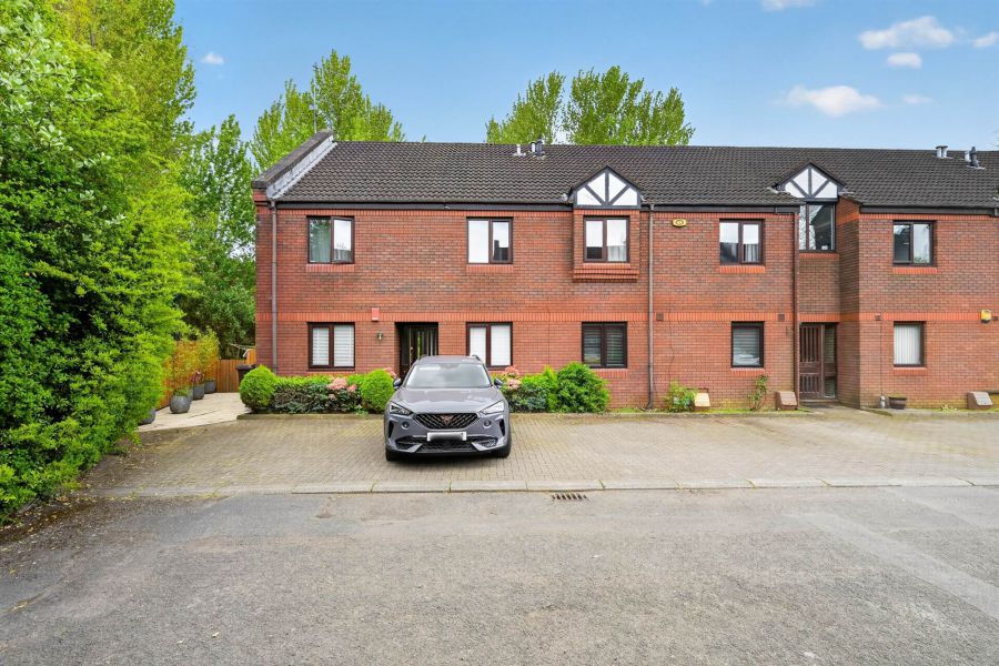 8 Kings Court