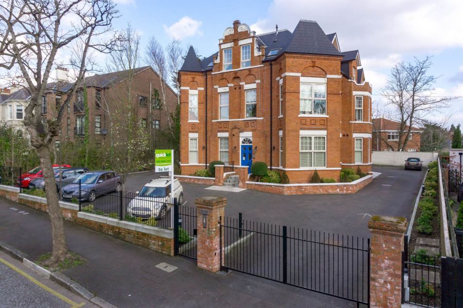 Apt 10 35-37 Sans Souci Park