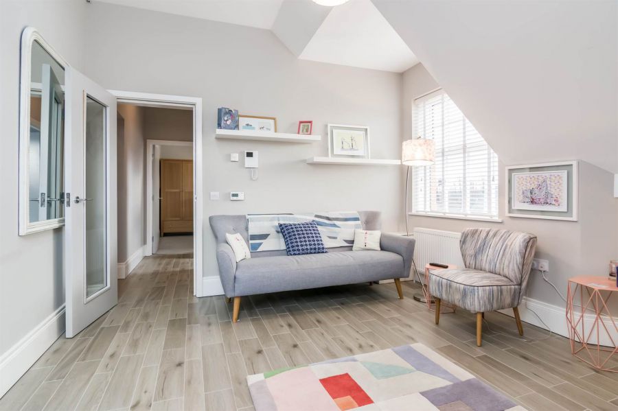 Apt 10 35-37 Sans Souci Park