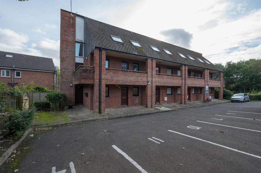 6 Rugby Court, Botanic, Belfast, BT7 1PN