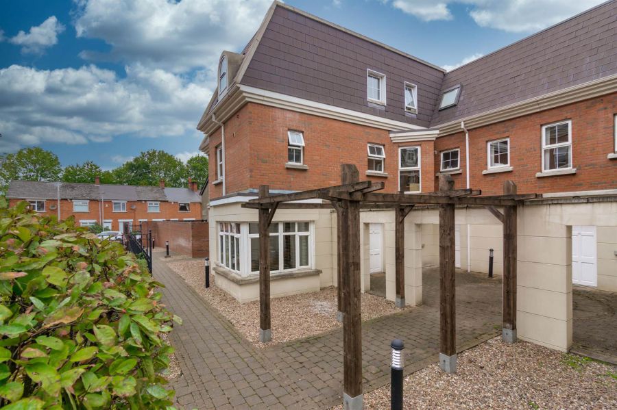32 Ashley Courtyard, 1a fane street, belfast, BT9 7JS