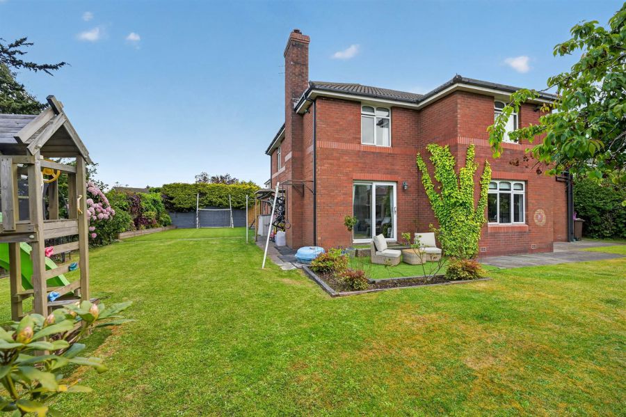 12 Norton Drive