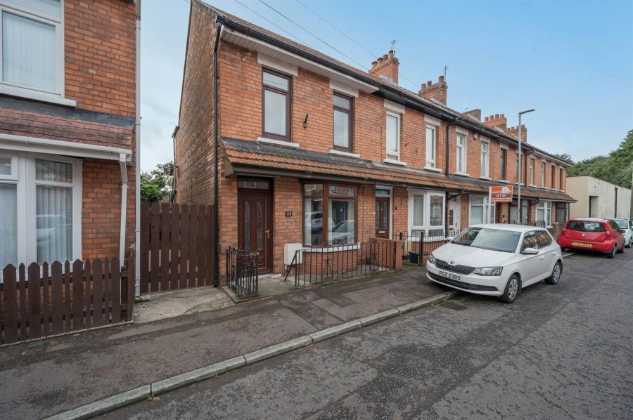 11 Oakmount Drive,fortwilliam, belfast, BT15 3RE