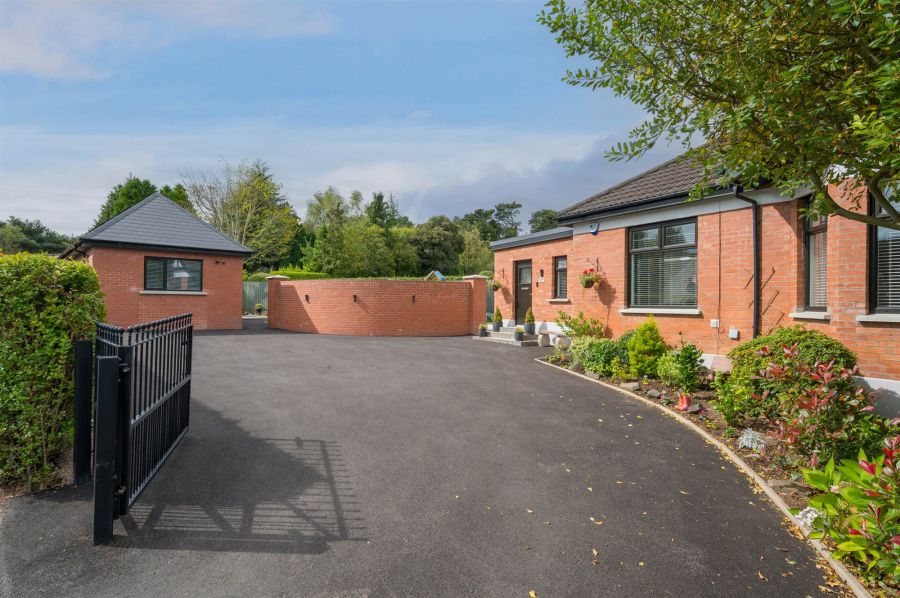 49 Finaghy Park Central