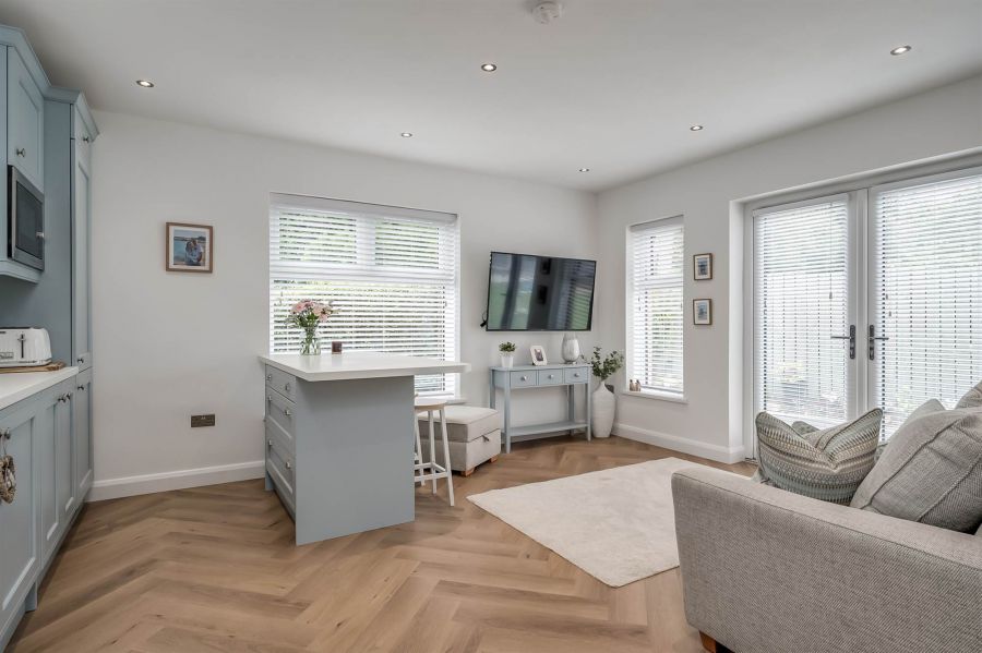 49 Finaghy Park Central