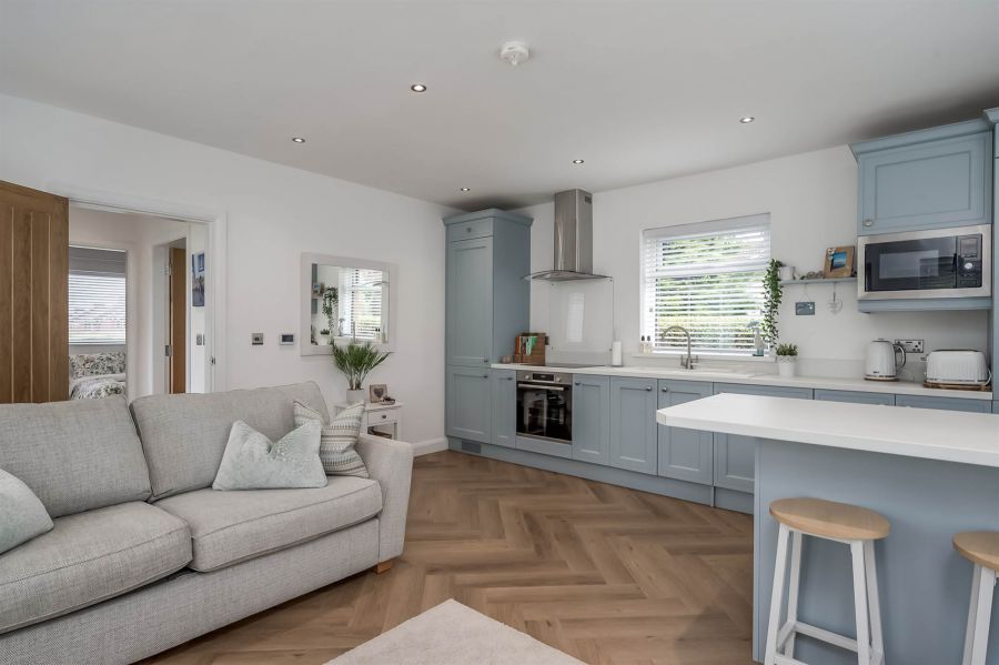 49 Finaghy Park Central